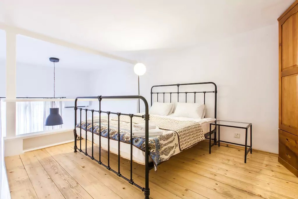 Влада Пайзулаева из Владимира оригинально отметила свой юбилей. Она с шестью подругами отправилась в Грузию, а оттуда в Турцию. Как отрывались девушки - именинница рассказала в интервью