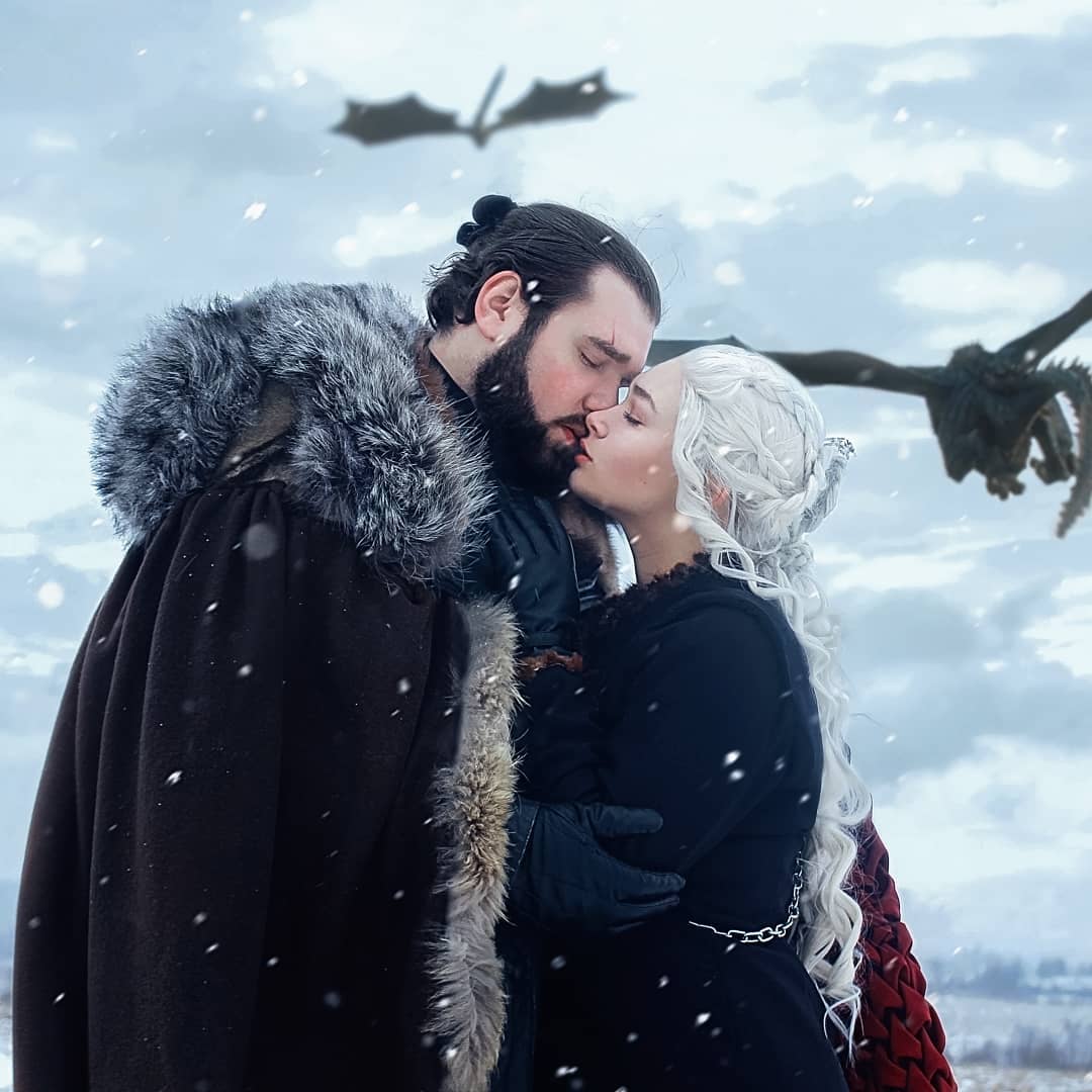 Популярная в «Инстаграм» косплеерша рассказала журналисту «Ключ-Медиа» о том, как создаются яркие фэнтезийные образы, сколько это отнимает времени и денег и приносит ли её аккаунт прибыль