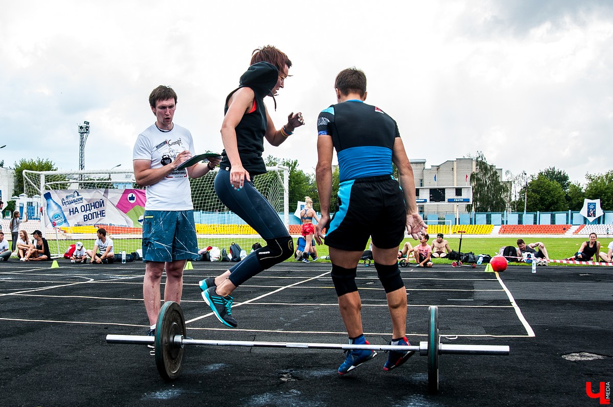 14 июля во Владимире на стадионе “Лыбедь” прошёл ежегодный чемпионат по кроссфиту “РОСИЧ 2018”. В этот раз организаторы выбрали несколько командных комплексов, с которыми может справиться спортсмен любой подготовки