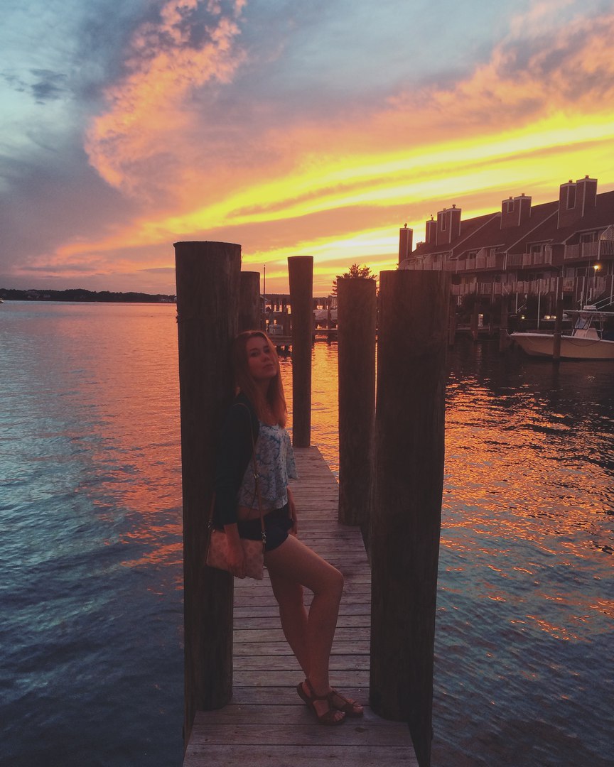 Анастасия Ковальская несколько лет подряд уезжает летом работать в Америку. Корреспондент “Ключ-Медиа” поговорила с девушкой о жизни за океаном, кредитах, работе и американской мечте