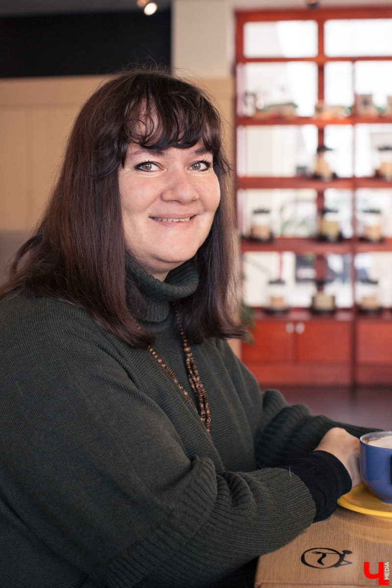 Сценарист Светлана Пугачева рассказала, как в России снимают кино, откуда в фильмах берутся киноляпы и боится ли она попасть в обзор к Badcomedian