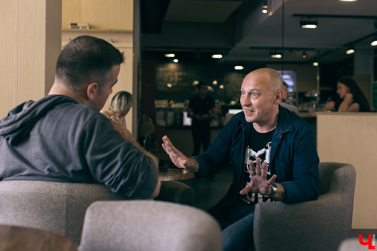 Юрий Круценко рассказывает о том, как попасть в кино, как вжиться в роль, и сколько на самом деле зарабатывают актеры