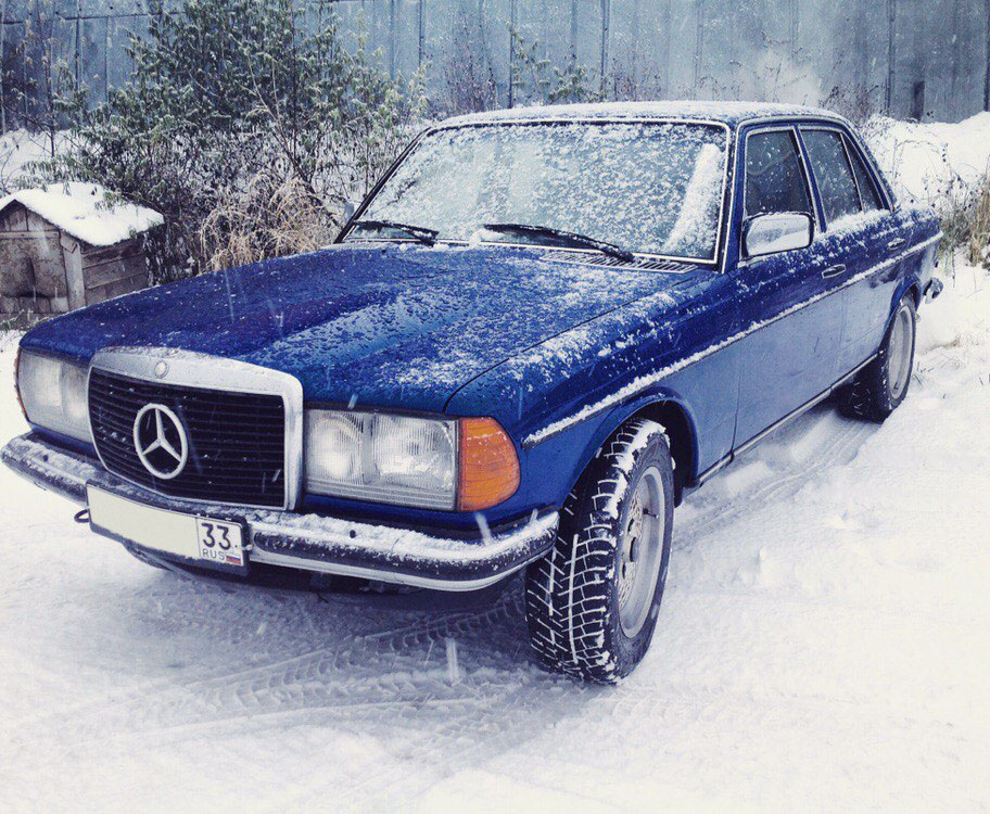 Mercedes E230 (кузов W123)