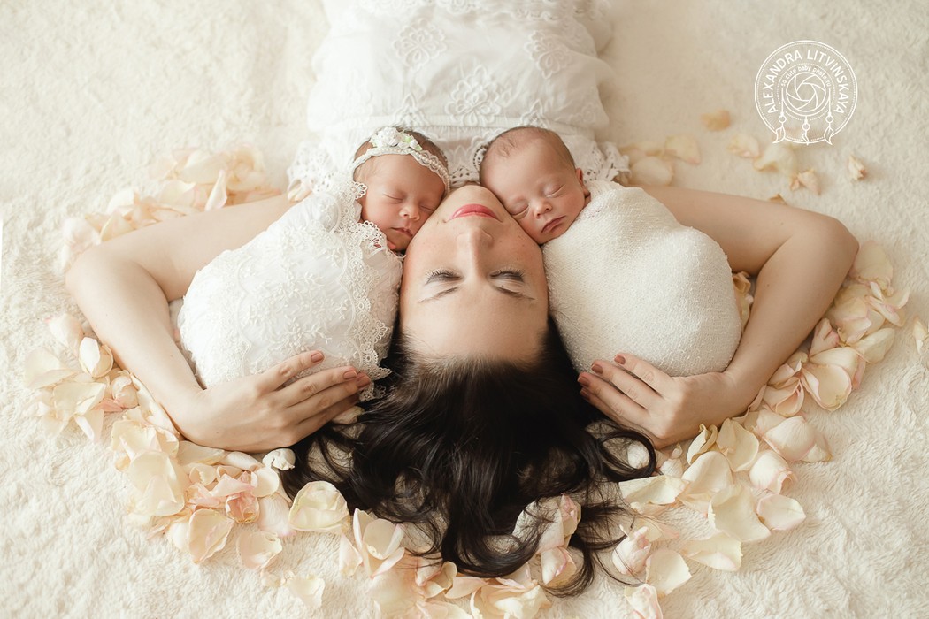 новорожденные с мамой