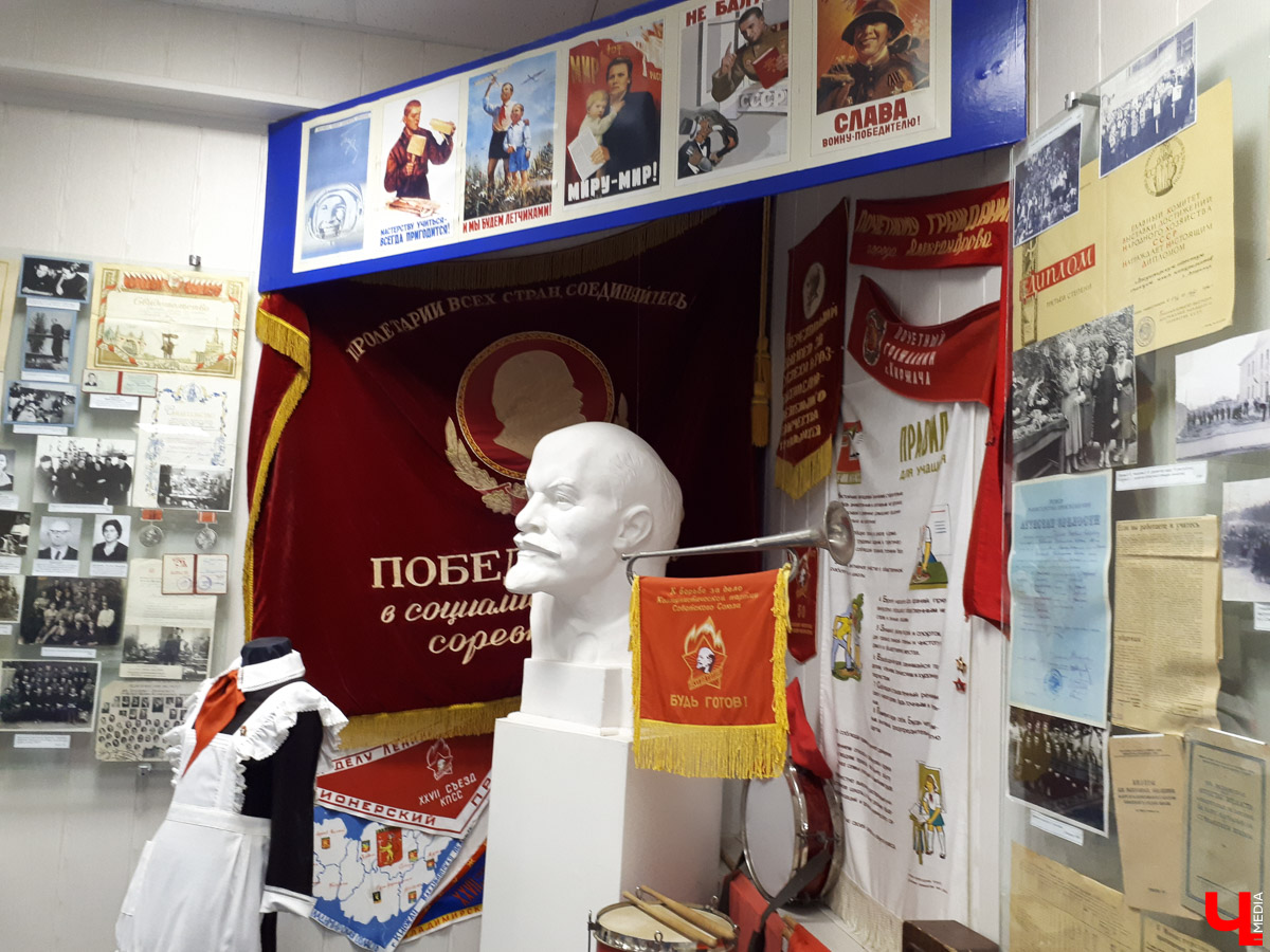 К началу нового учебного года 2018-2019 мы подготовили экскурс в историю владимирской системы образования. Чему учили 200 лет назад, что со временем менялось, и какими были школы в советские годы