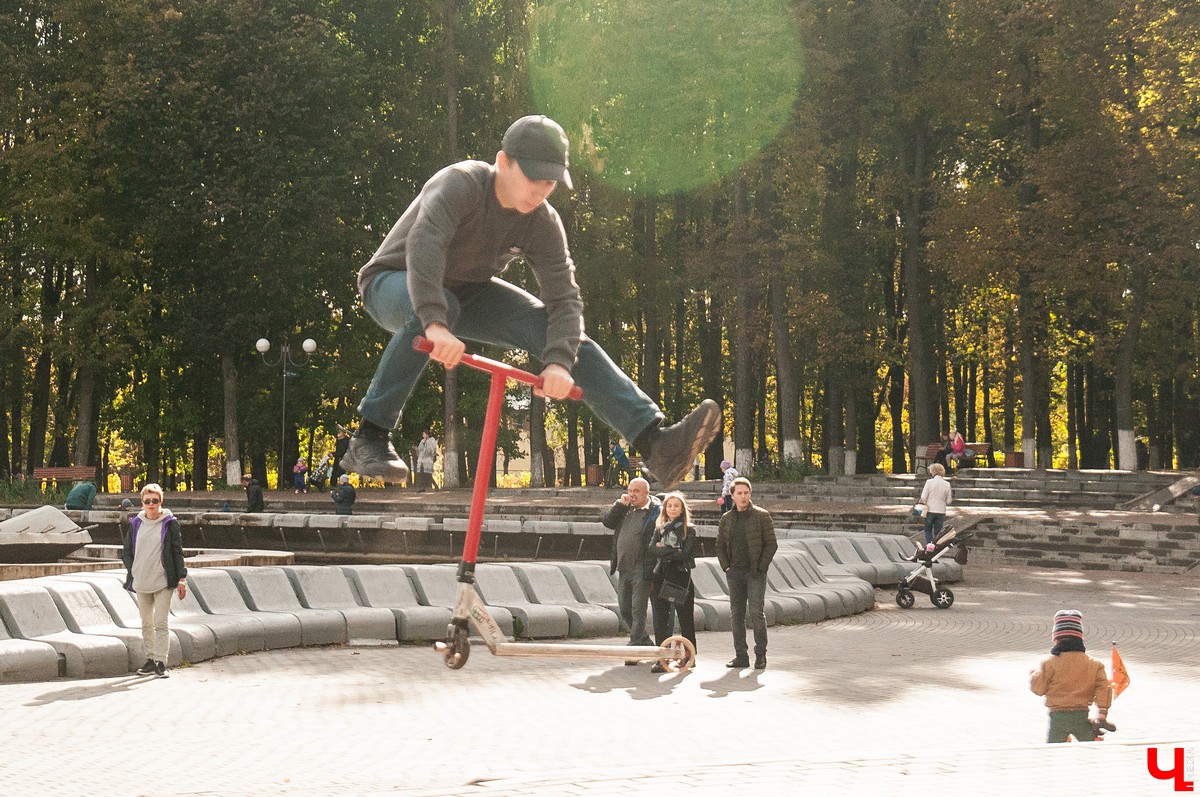 Опасные трюки на самокатах