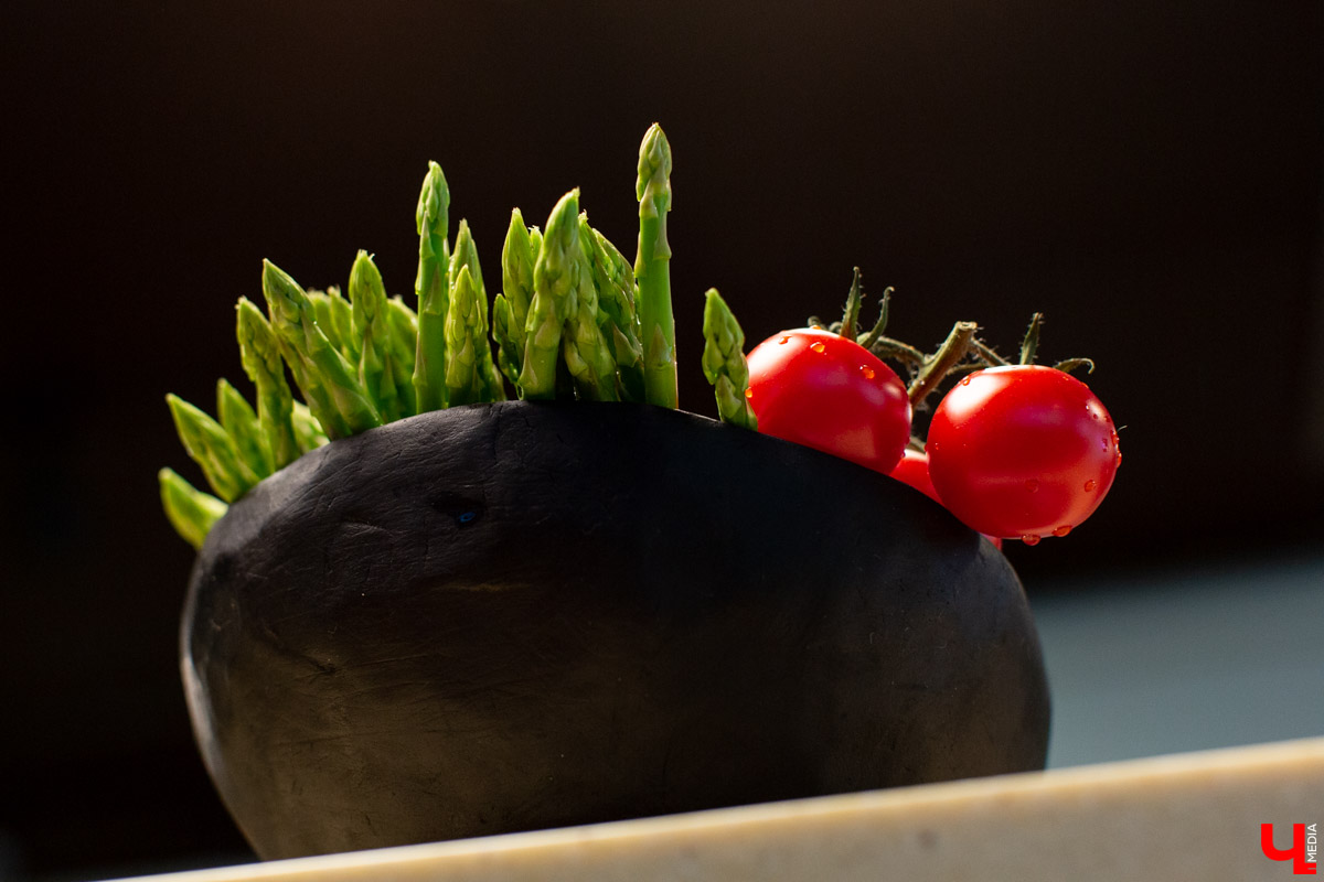 Шеф-повар Дмитрий Орловский открыл пловцу Сергею Сафонову вкус спаржи, рецепт быстрого приготовления лосося и секрет, как доставить удовольствие женщине