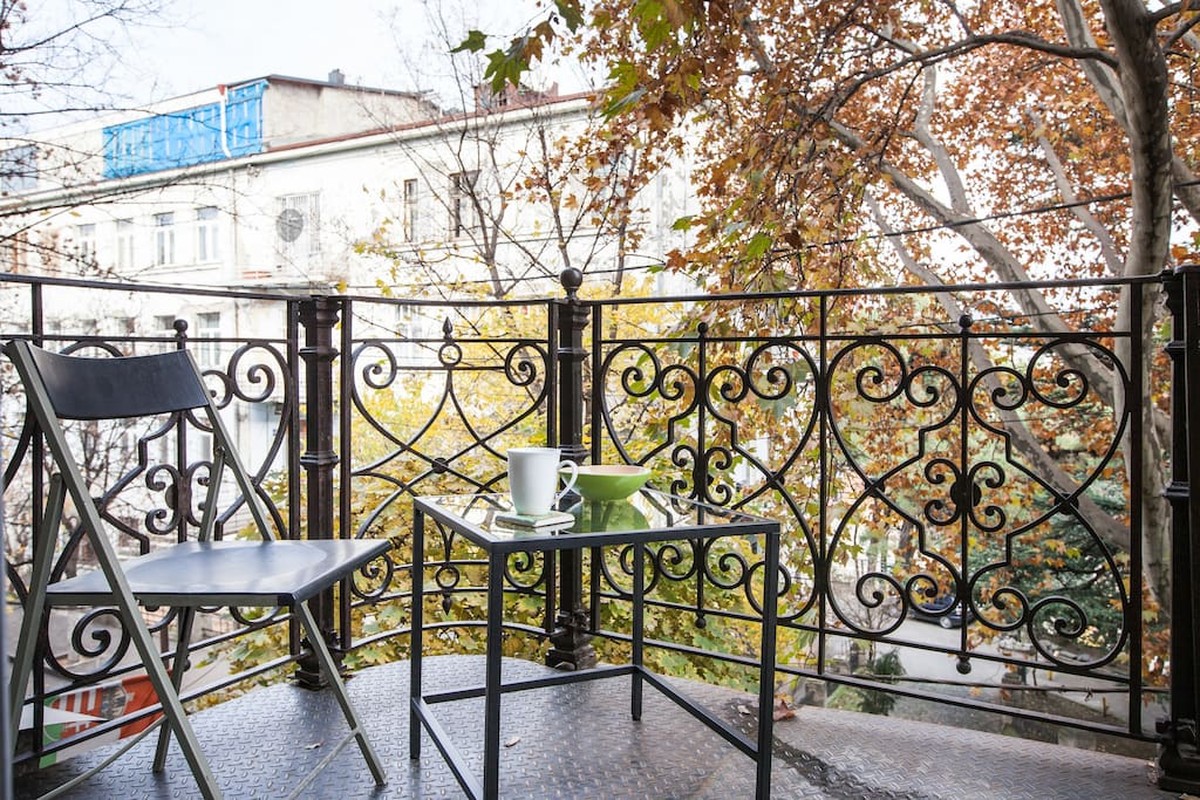 Влада Пайзулаева из Владимира оригинально отметила свой юбилей. Она с шестью подругами отправилась в Грузию, а оттуда в Турцию. Как отрывались девушки - именинница рассказала в интервью