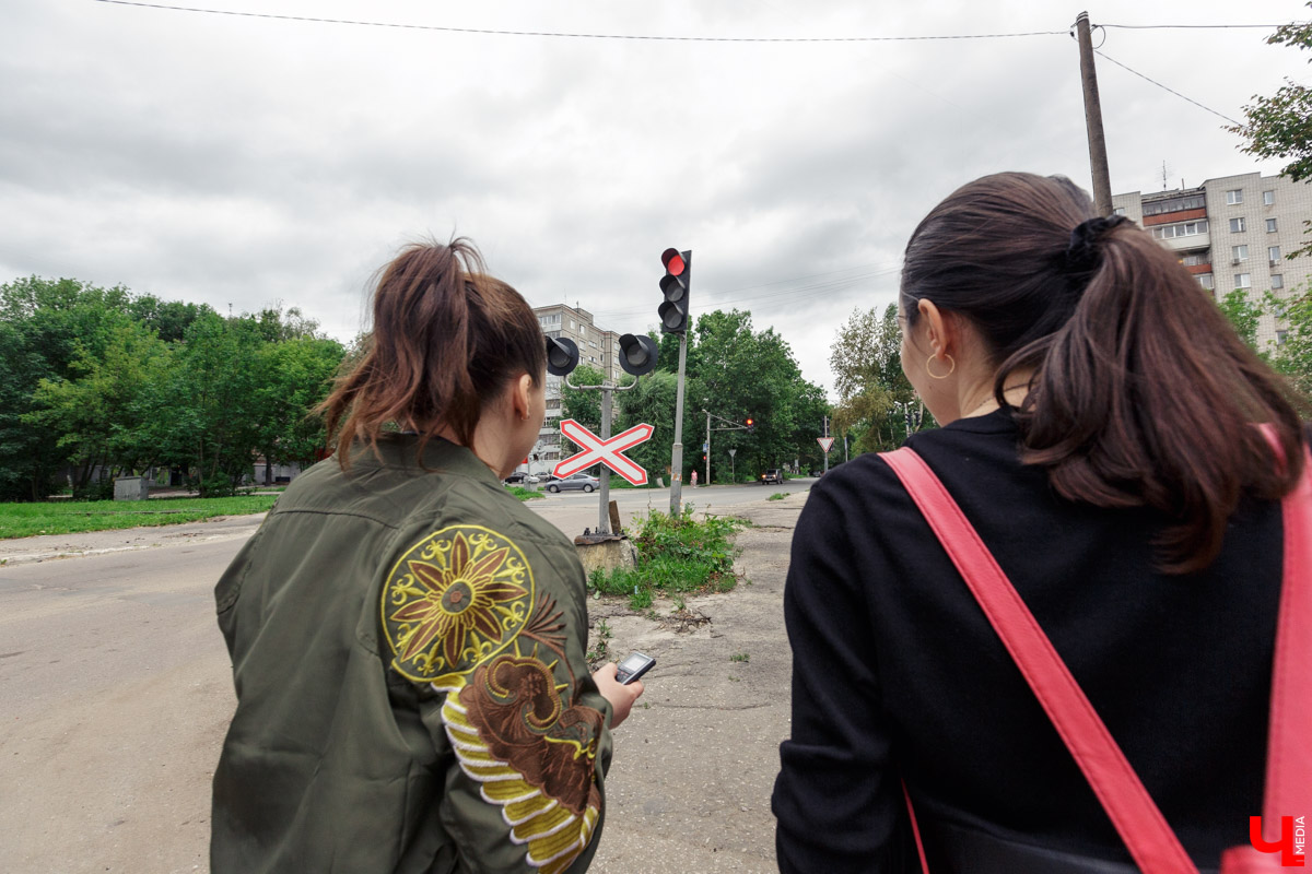 Корреспондент “Ключ-Медиа” прогулялась по улице Северной с двумя жительницами Владимира. Жена и мама малыша, а также не обремененная семейными обязательствами молодая девушка - обе высказали свою точку зрения о жизни в этом районе