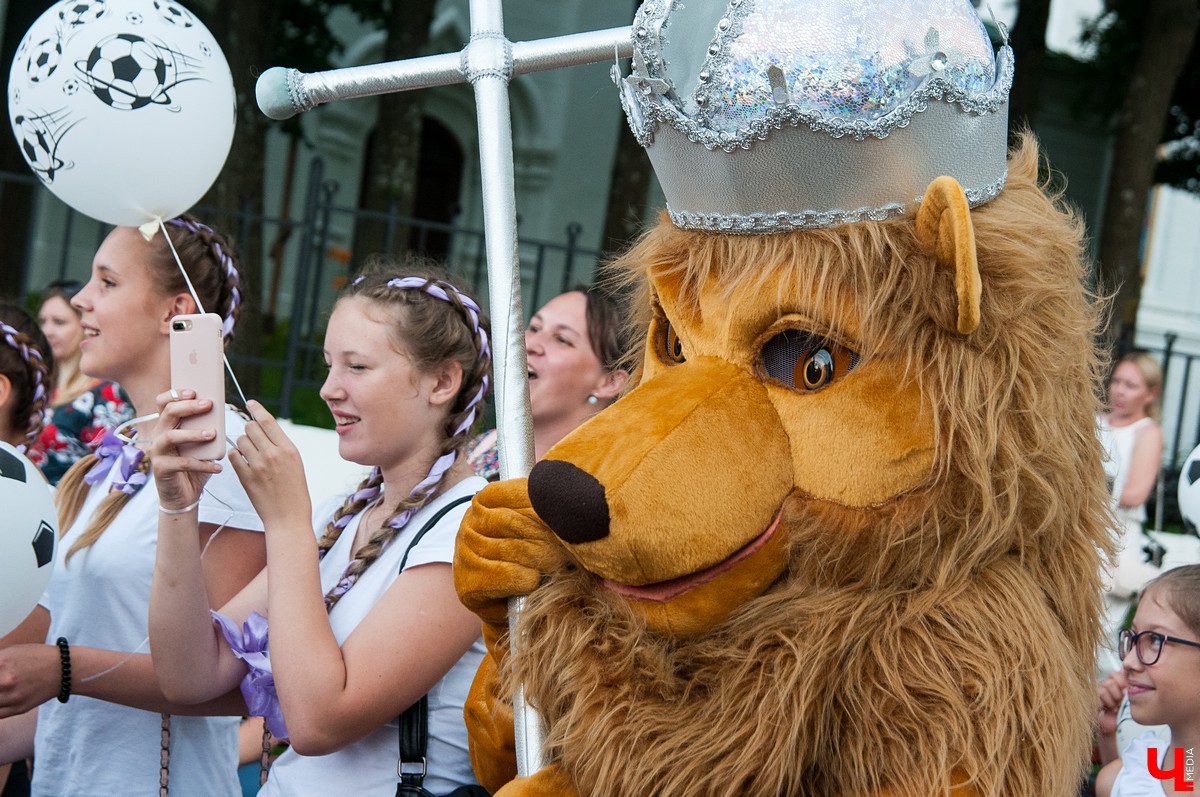 15 июля во Владимире прошел Вишневый спас. В этом году он совпал с окончанием чемпионата мира по футболу, и владимирцы решили отметить это событие по-спортивному