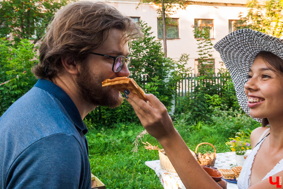 2 августа во дворе на улице Горького прошел добрососедский пикник. До самого начала оставалось загадкой, придут ли люди, захотят ли знакомиться с соседями