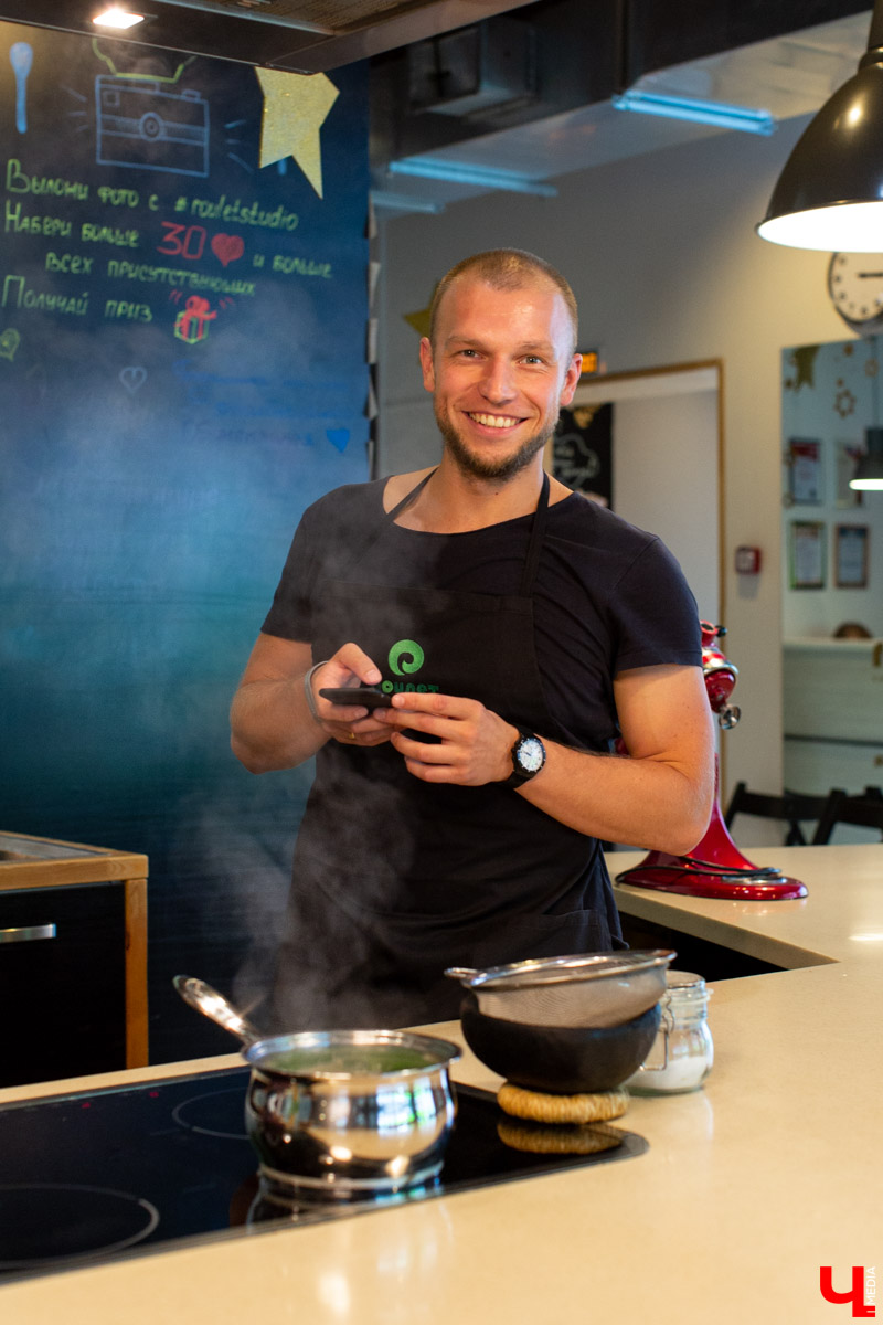 Шеф-повар Дмитрий Орловский открыл пловцу Сергею Сафонову вкус спаржи, рецепт быстрого приготовления лосося и секрет, как доставить удовольствие женщине