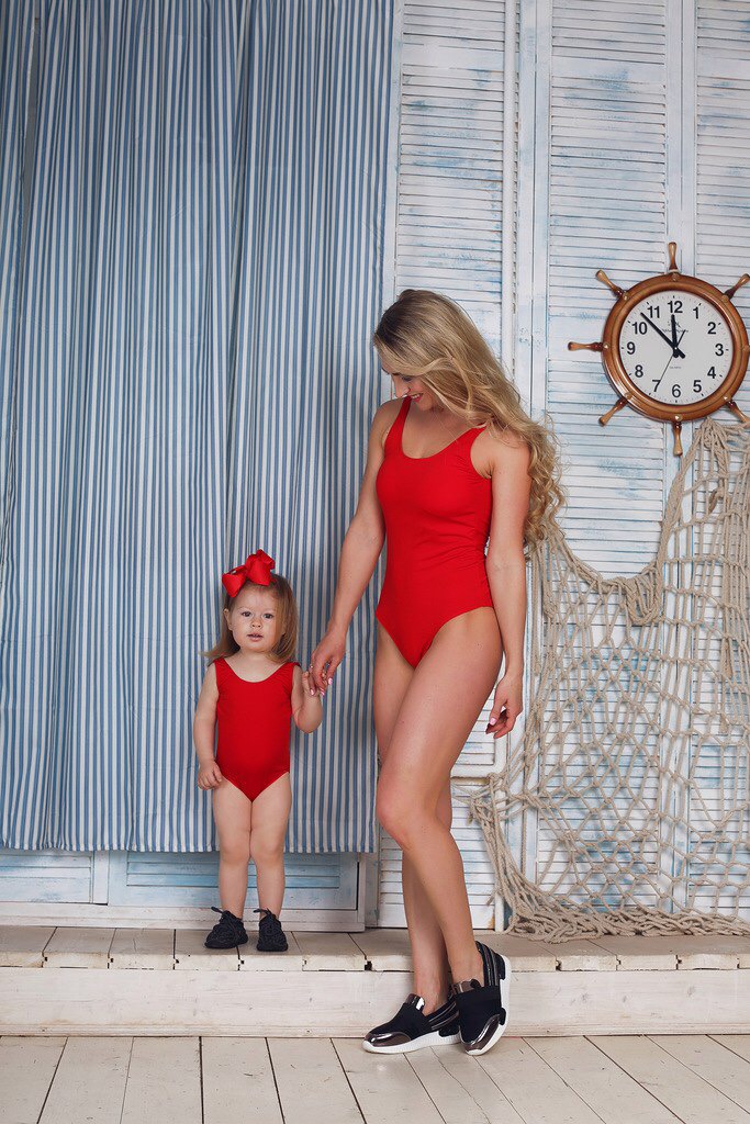 Владимирский дизайнер создает линию купальников для всей семьи “Mirobella”