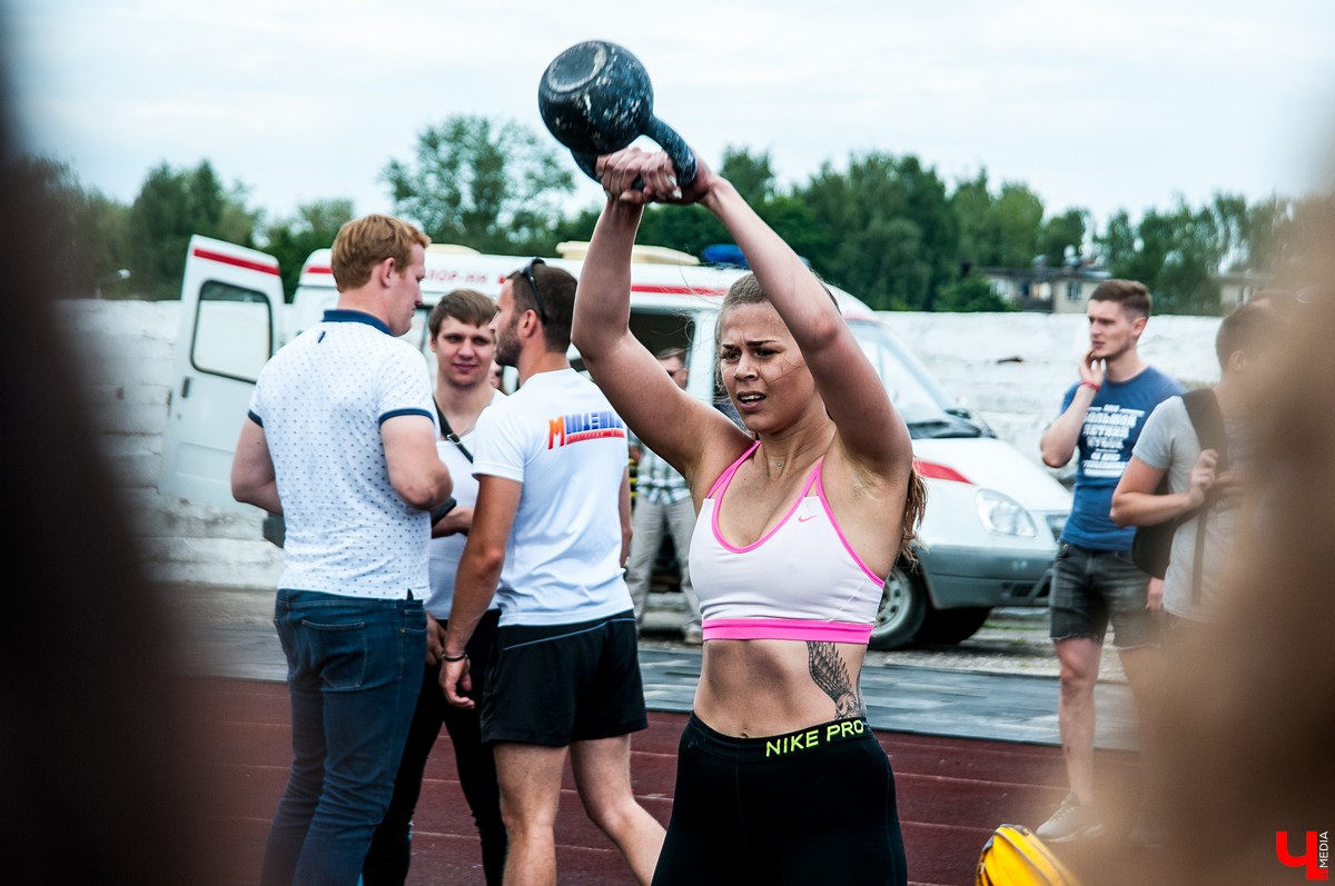 14 июля во Владимире на стадионе “Лыбедь” прошёл ежегодный чемпионат по кроссфиту “РОСИЧ 2018”. В этот раз организаторы выбрали несколько командных комплексов, с которыми может справиться спортсмен любой подготовки
