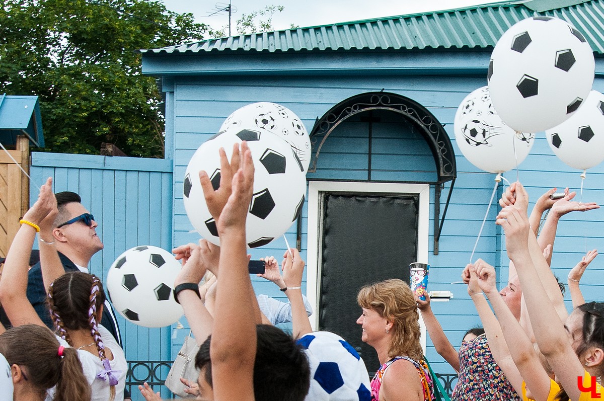 15 июля во Владимире прошел Вишневый спас. В этом году он совпал с окончанием чемпионата мира по футболу, и владимирцы решили отметить это событие по-спортивному
