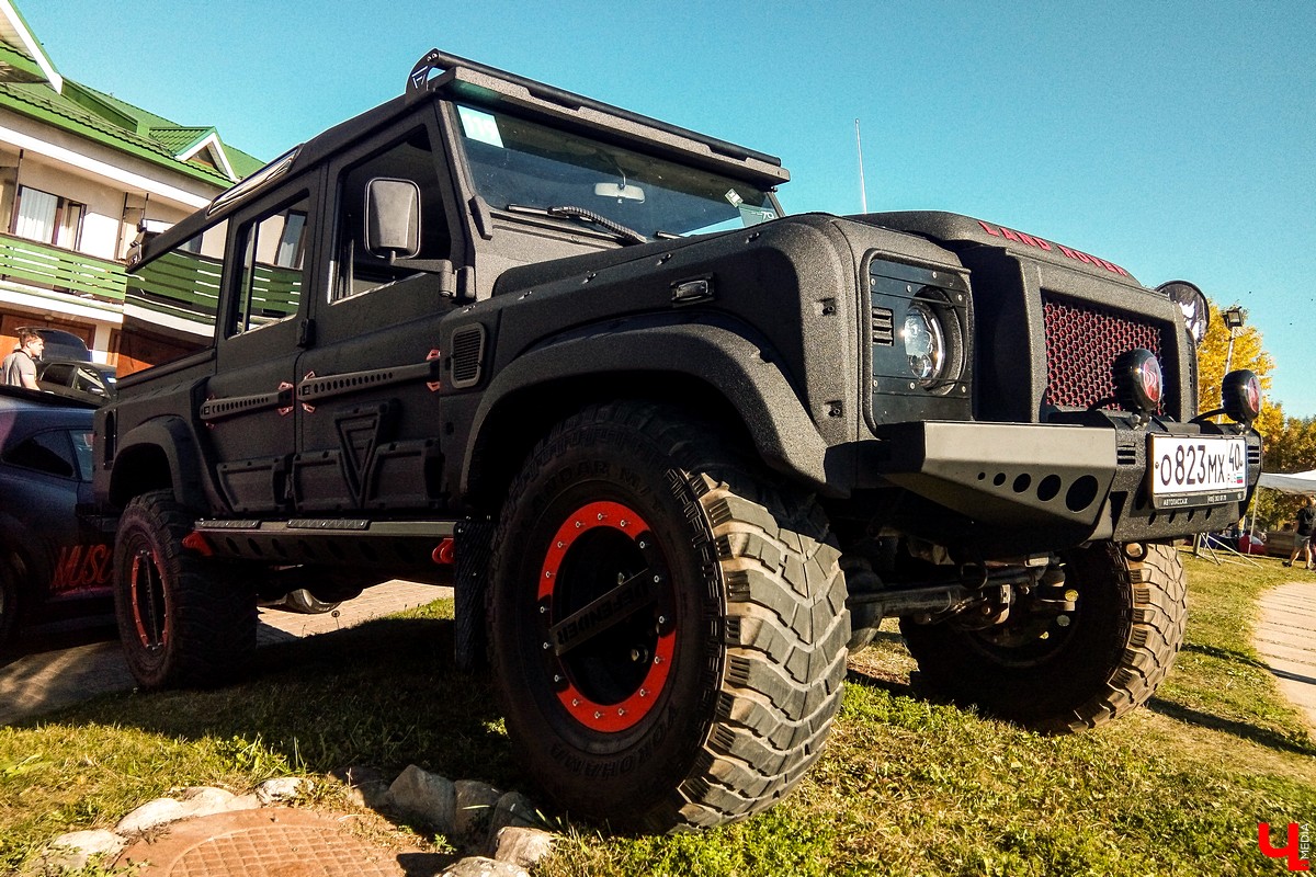 15 и 16 сентября в Суздале прошел фестиваль автомобильного тюнинга Tuning Car Awards. На него съехалось больше 100 машин со всей России