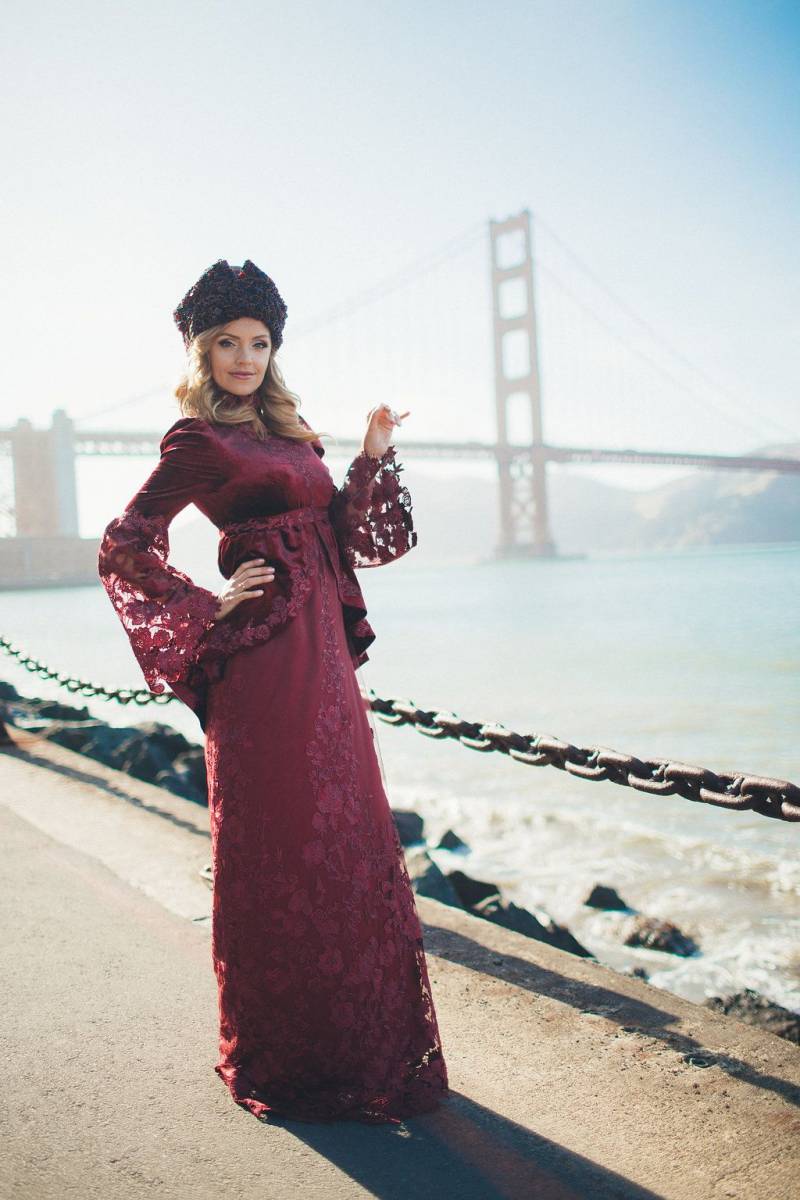 Владимирский дизайнер одежды премиум-класса Андрей Перескоков на днях возил свои наряды на показ в Сан-Франциско. Там состоялось открытие интеллектуального казино, по типу российского “Что? Где? Когда?”