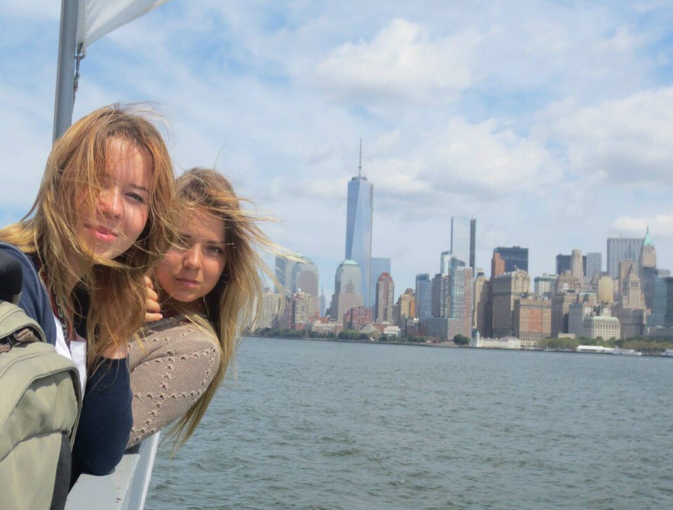 Анастасия Ковальская несколько лет подряд уезжает летом работать в Америку. Корреспондент “Ключ-Медиа” поговорила с девушкой о жизни за океаном, кредитах, работе и американской мечте