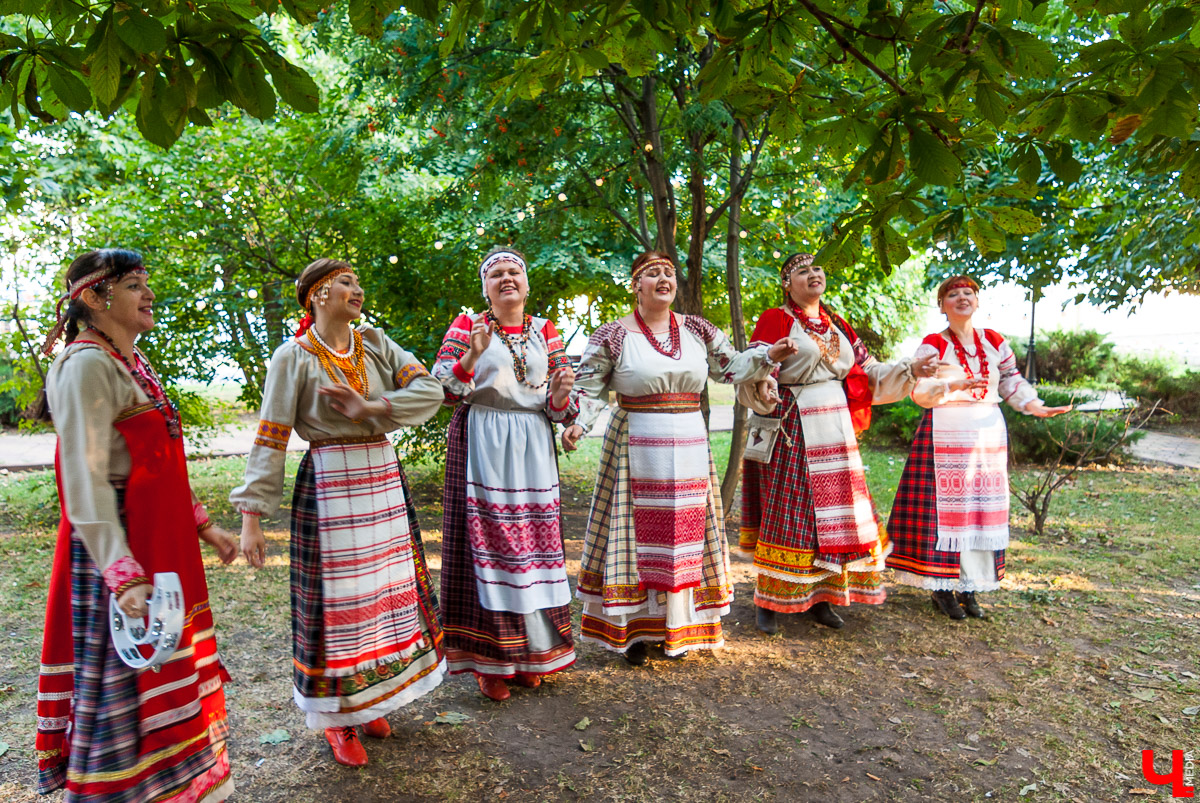 18 августа во Владимире прошёл фестиваль еды «Ресторанный день». В акции поучаствовало 23 однодневных ресторана и 2000 гостей