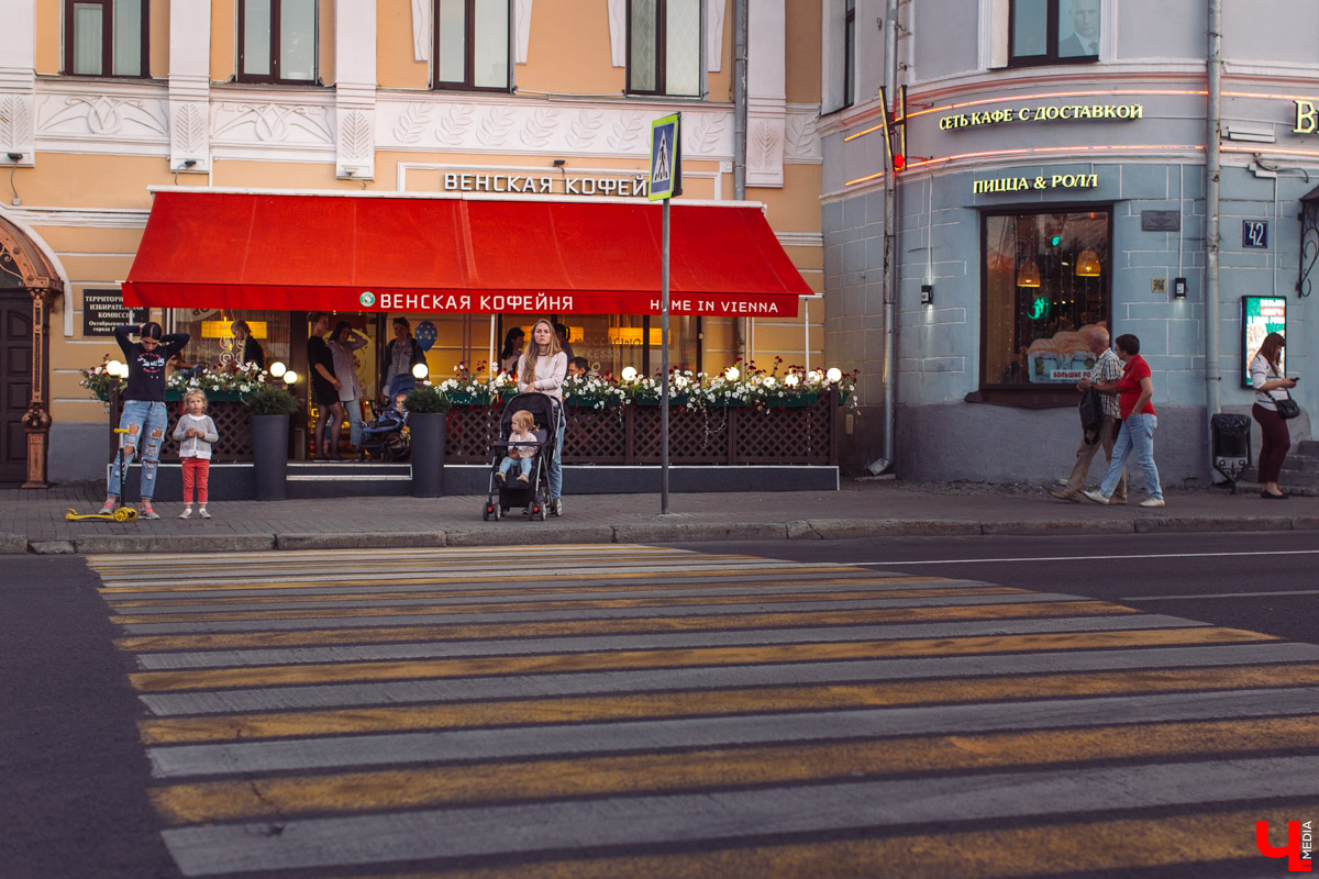 Блогеры из проекта “Инста-ужин” посетили кофейню COFFEESHOP COMPANY во Владимире и попробовали фирменные блюда