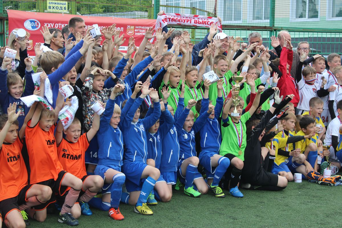 Директор владимирской спортшколы Владимир Исаев сделал прогноз о матче Россия - Хорватия в 1/4 ЧМ по футболу 2018. И рассказал, что владимирские футболисты-юниоры уже готовятся выступить на ЧМ-2022