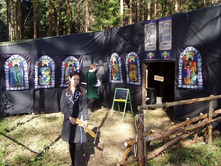 Владимирец Кирилл Николаенко уже 15 лет увлечен ролевыми играми. Что это такое? Чем интересно такое хобби? Насколько затратно? Обо всем этом наш земляк рассказал во время интервью