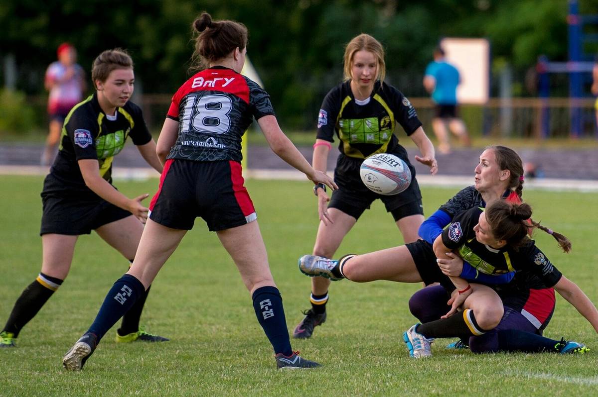 Регбистки из команды Владимирские львы рассказали о том, как попали в этот жёсткий спорт, и почему регби стало для них семьёй