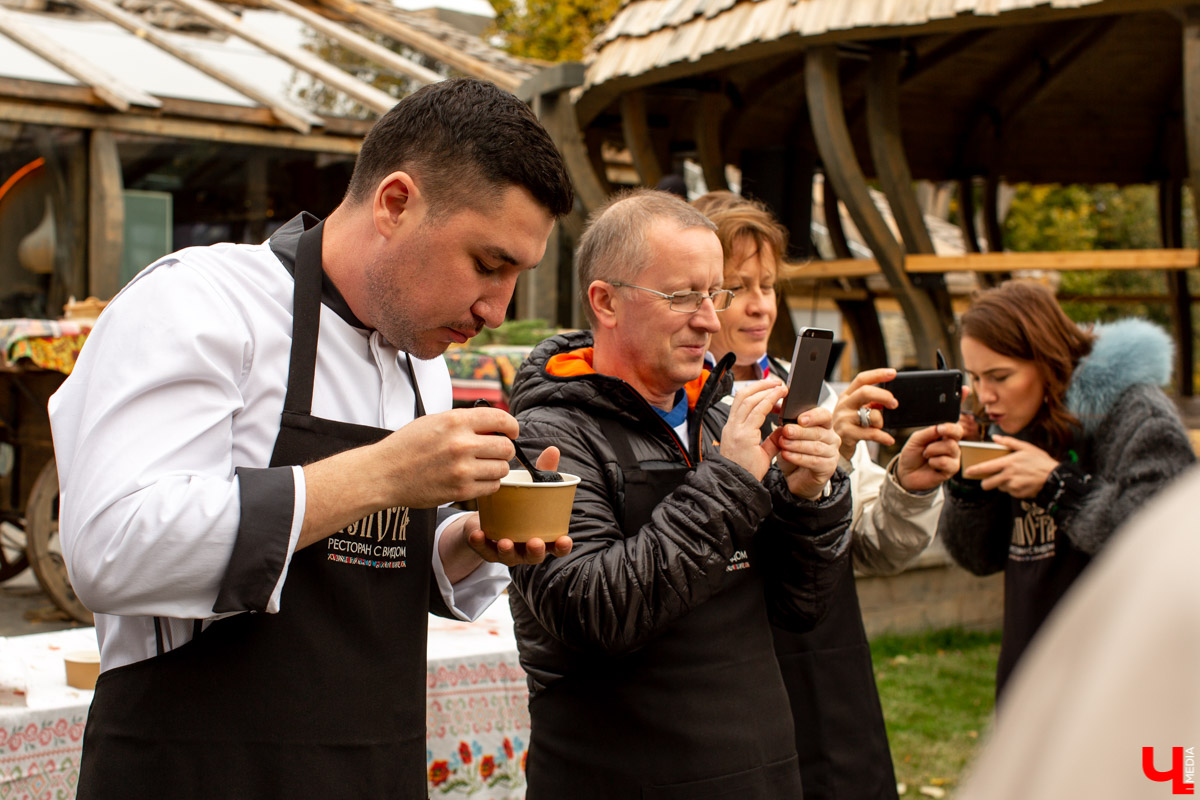 Новый ресторан «Лепота» с самой большой жаровней в Суздале жарит, парит и коптит все виды мяса