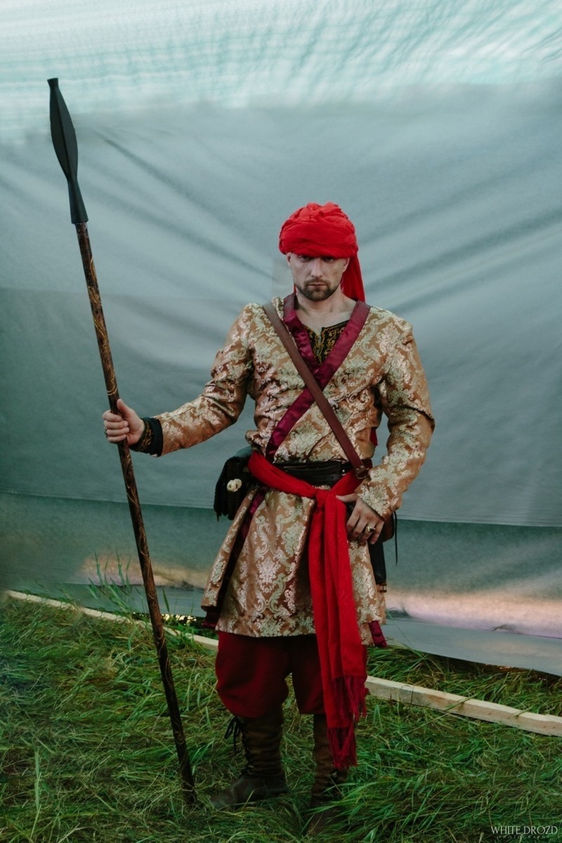 Владимирец Кирилл Николаенко уже 15 лет увлечен ролевыми играми. Что это такое? Чем интересно такое хобби? Насколько затратно? Обо всем этом наш земляк рассказал во время интервью