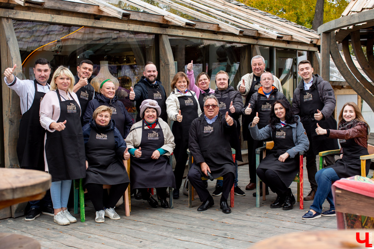 Новый ресторан «Лепота» с самой большой жаровней в Суздале жарит, парит и коптит все виды мяса