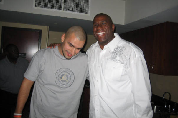 Известный телеведущий и спортивный комментатор Дмитрий Матеранский дал корреспонденту “Ключ-Медиа” интервью о работе в клубе NBA, семье и родном городе Владимир