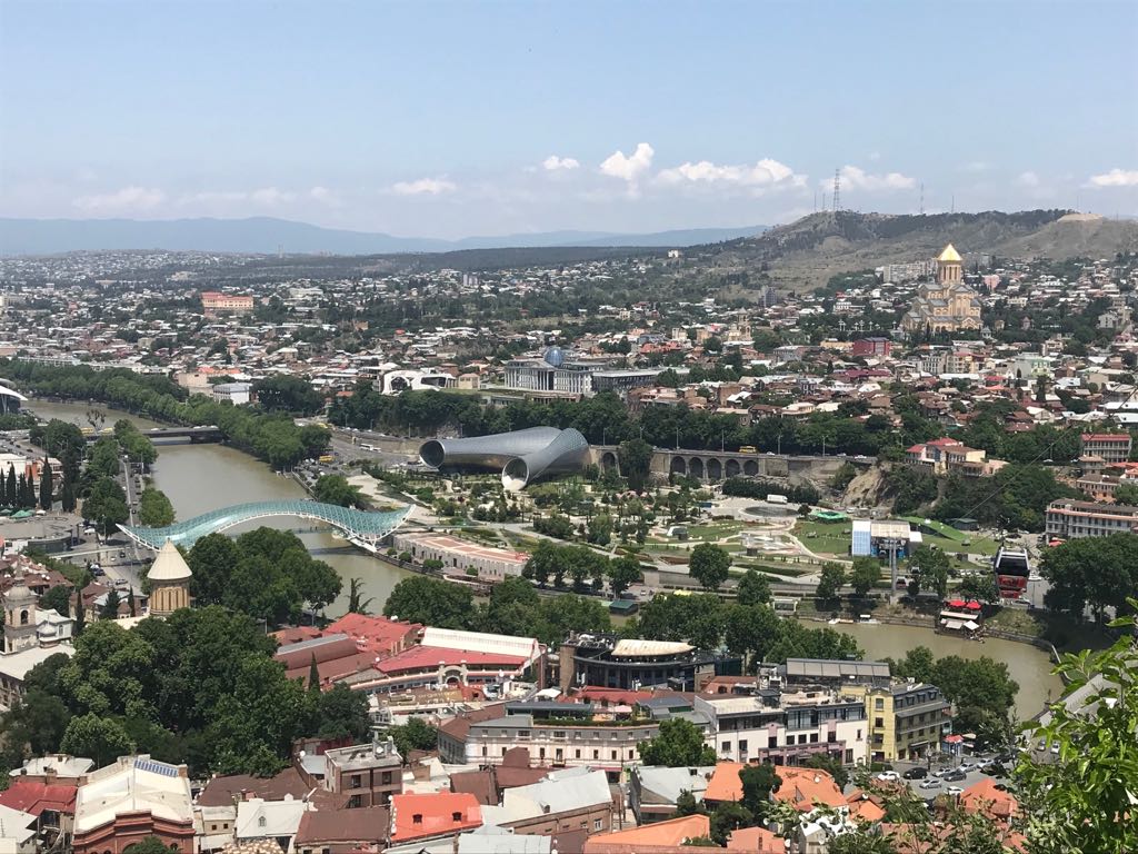 Влада Пайзулаева из Владимира оригинально отметила свой юбилей. Она с шестью подругами отправилась в Грузию, а оттуда в Турцию. Как отрывались девушки - именинница рассказала в интервью