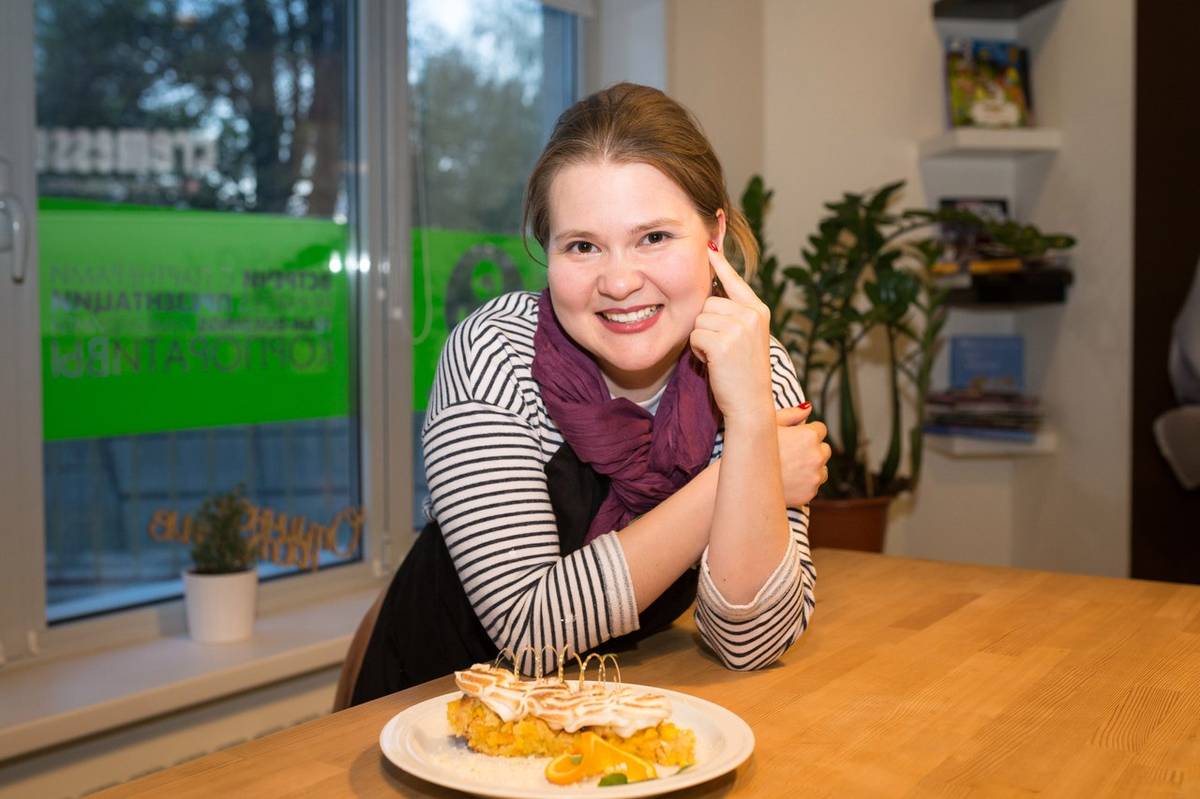 Дина Захарова