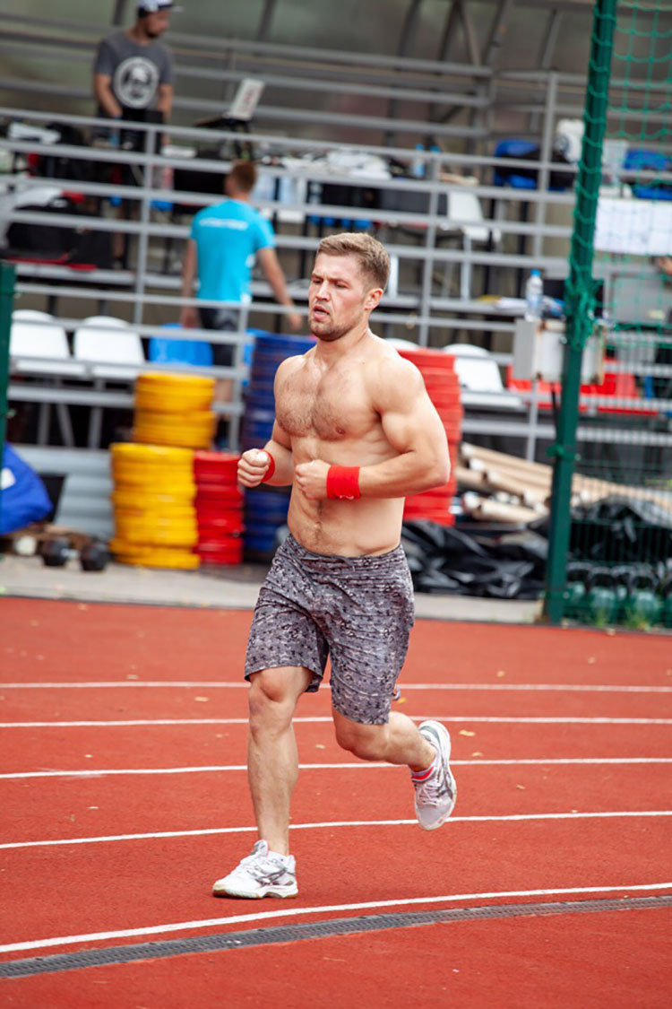 С 20 по 22 июля владимирский спортсмен Александр Ильин принимал участие в Чемпионате России по функциональному многоборью. По результатам соревнования атлет занял второе место