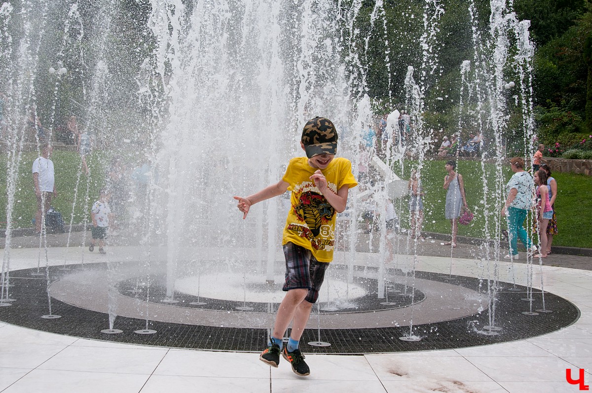 15 июля во Владимире прошел Вишневый спас. В этом году он совпал с окончанием чемпионата мира по футболу, и владимирцы решили отметить это событие по-спортивному