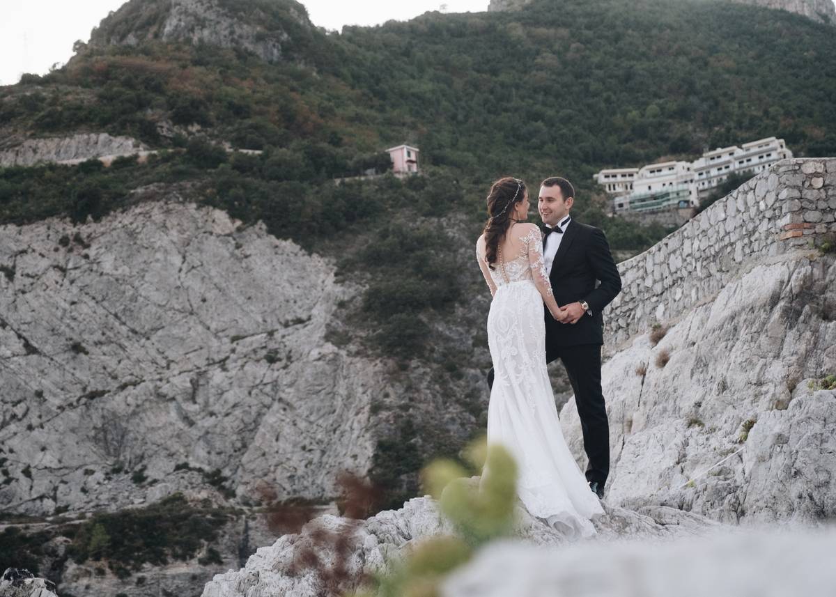 Ведущая Алена Маркелова проводит свадьбы за границей. О секретах своего успеха в свадебном бизнесе она рассказала журналисту “Ключ-Медиа”