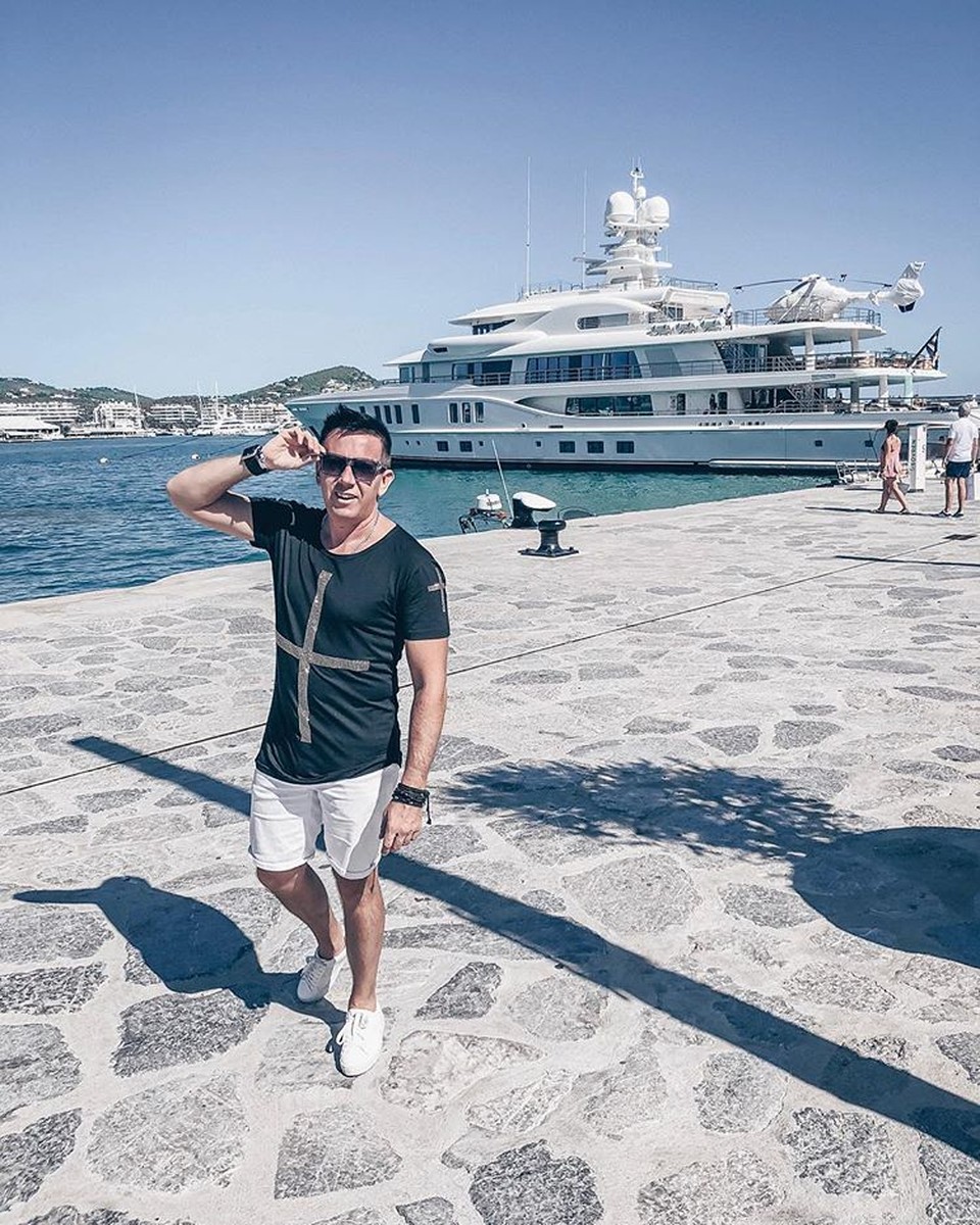 Владимирский диджей Алекс Кокс вернулся с Ибицы и рассказал о лучших, на его взгляд, местах острова. И, конечно, о самых крутых вечеринках