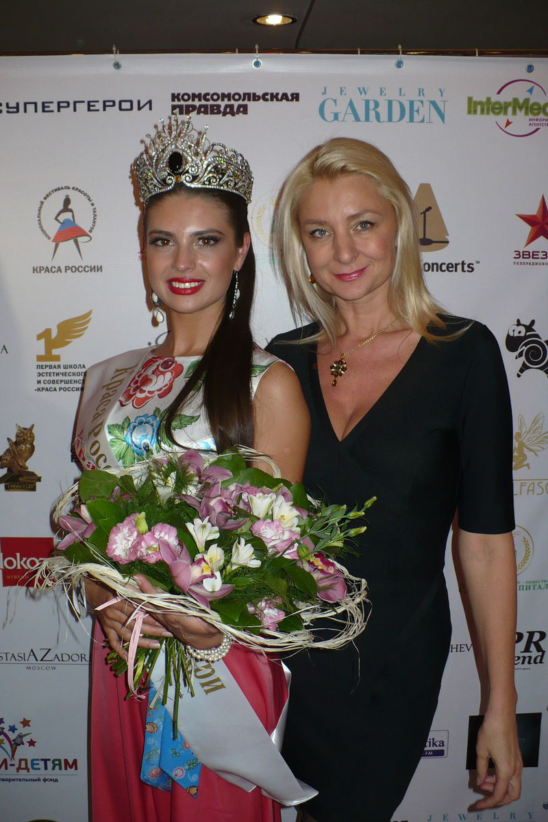 17 октября 2018 года исполнился 21 год модельному агентству “Жанна”. Накануне этого праздника мы пообщались с Жанной Згребновой, основательницей, руководительницей и вдохновительницей агентства