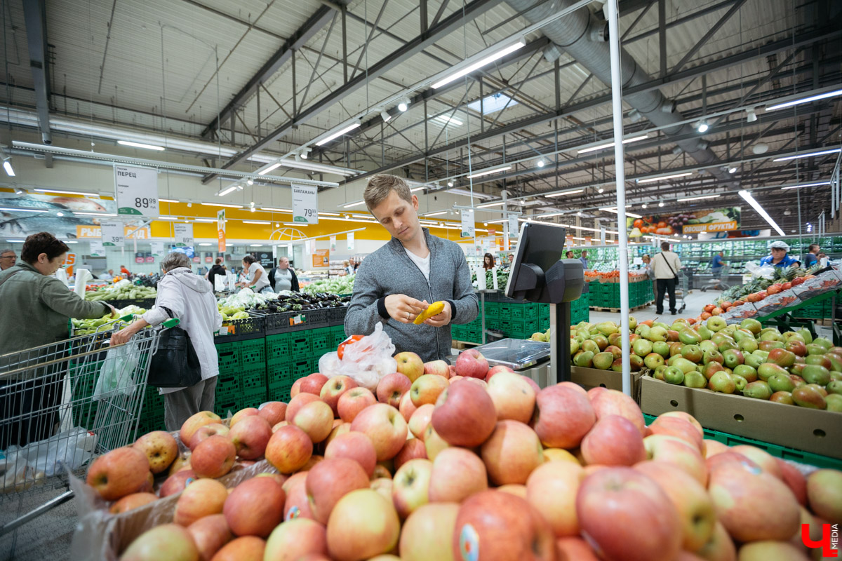 Готовим стейк стриплойн в студии Roulet вместе с шефом Дмитрием Орловским и диджеем Европы плюс Дмитрием Глазковым