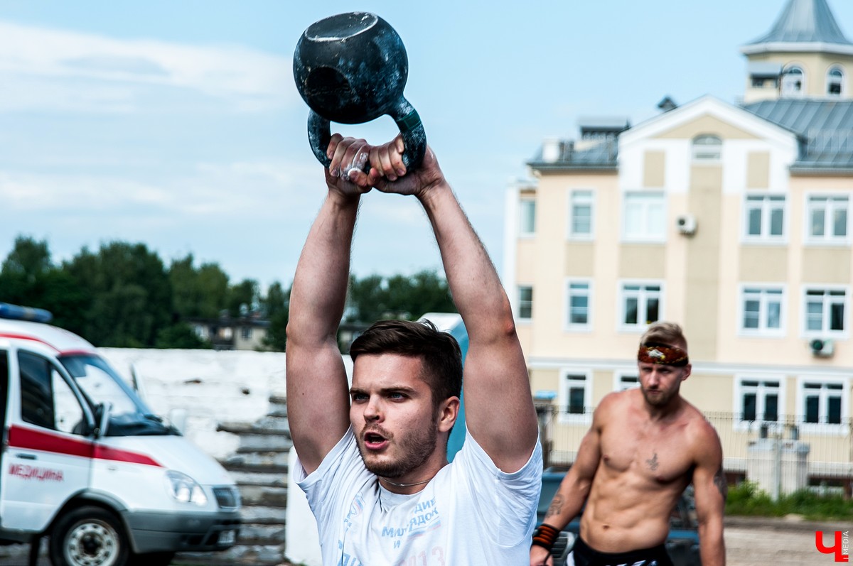 14 июля во Владимире на стадионе “Лыбедь” прошёл ежегодный чемпионат по кроссфиту “РОСИЧ 2018”. В этот раз организаторы выбрали несколько командных комплексов, с которыми может справиться спортсмен любой подготовки