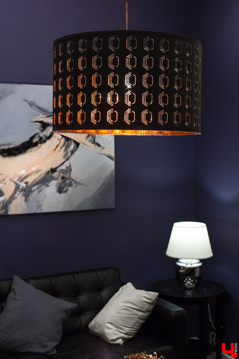 Продолжаем рубрику “Интерьер недели”. На днях мы заглянули в гости к Алексею Веденееву, адвокату, чей офис не похож на типичную юридическую контору