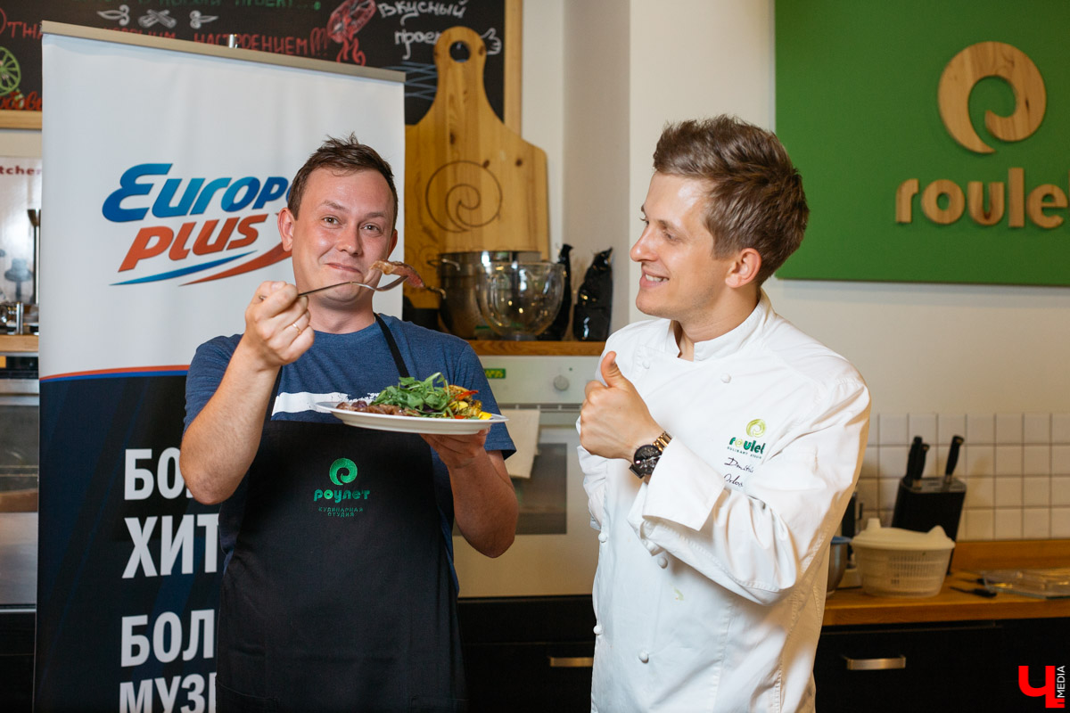 Готовим стейк стриплойн в студии Roulet вместе с шефом Дмитрием Орловским и диджеем Европы плюс Дмитрием Глазковым