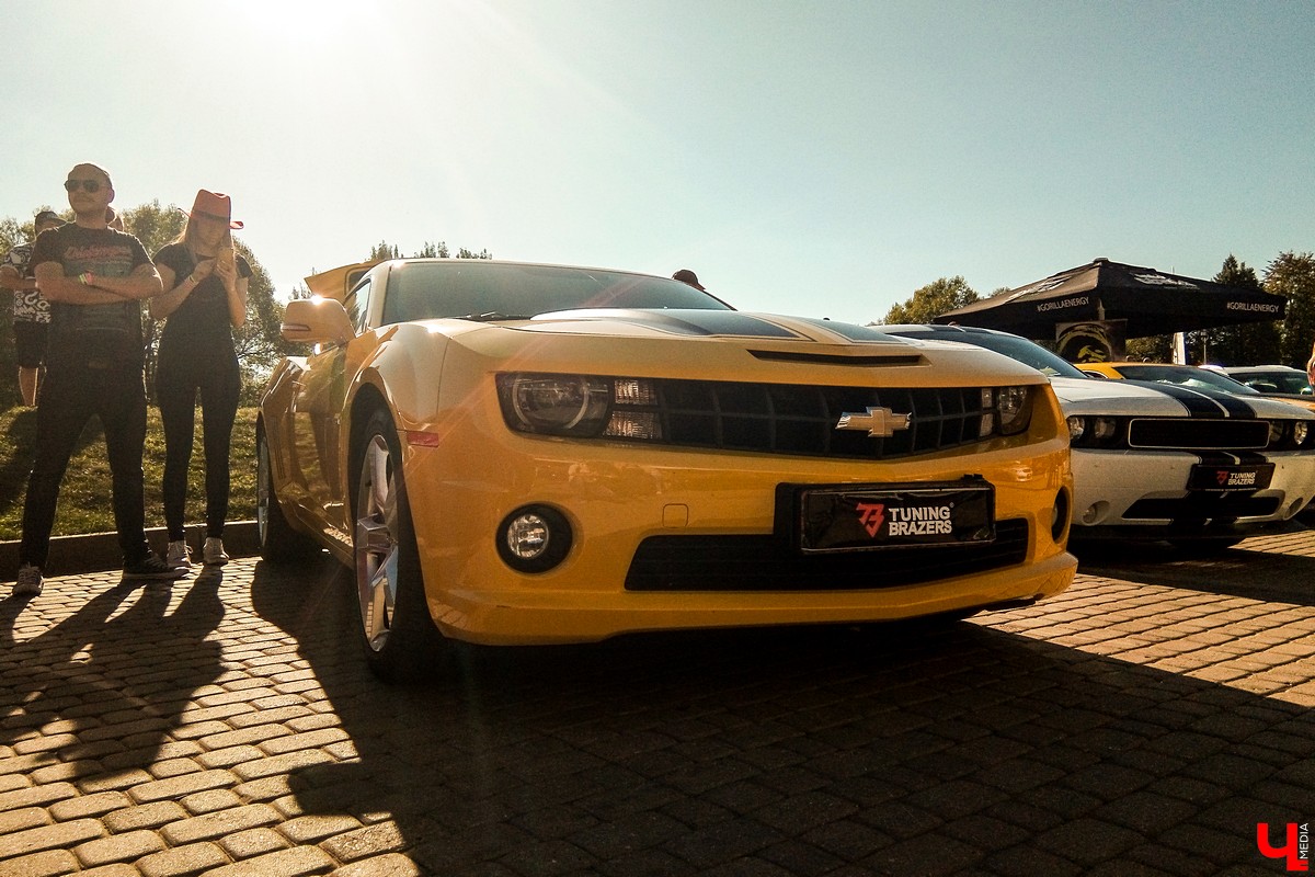 15 и 16 сентября в Суздале прошел фестиваль автомобильного тюнинга Tuning Car Awards. На него съехалось больше 100 машин со всей России