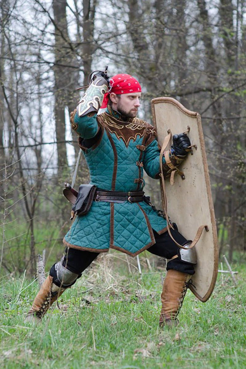 Владимирец Кирилл Николаенко уже 15 лет увлечен ролевыми играми. Что это такое? Чем интересно такое хобби? Насколько затратно? Обо всем этом наш земляк рассказал во время интервью