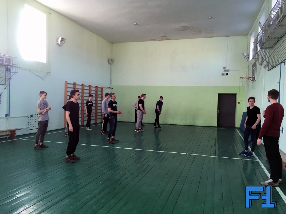 Во Владимире открылась первая в регионе школа киберспорта. Чем в ней занимаются? И только ли играм учатся спортсмены? Интервью с президентом регионального отделения Федерации компьютерного спорта РФ Денисом Подоляко