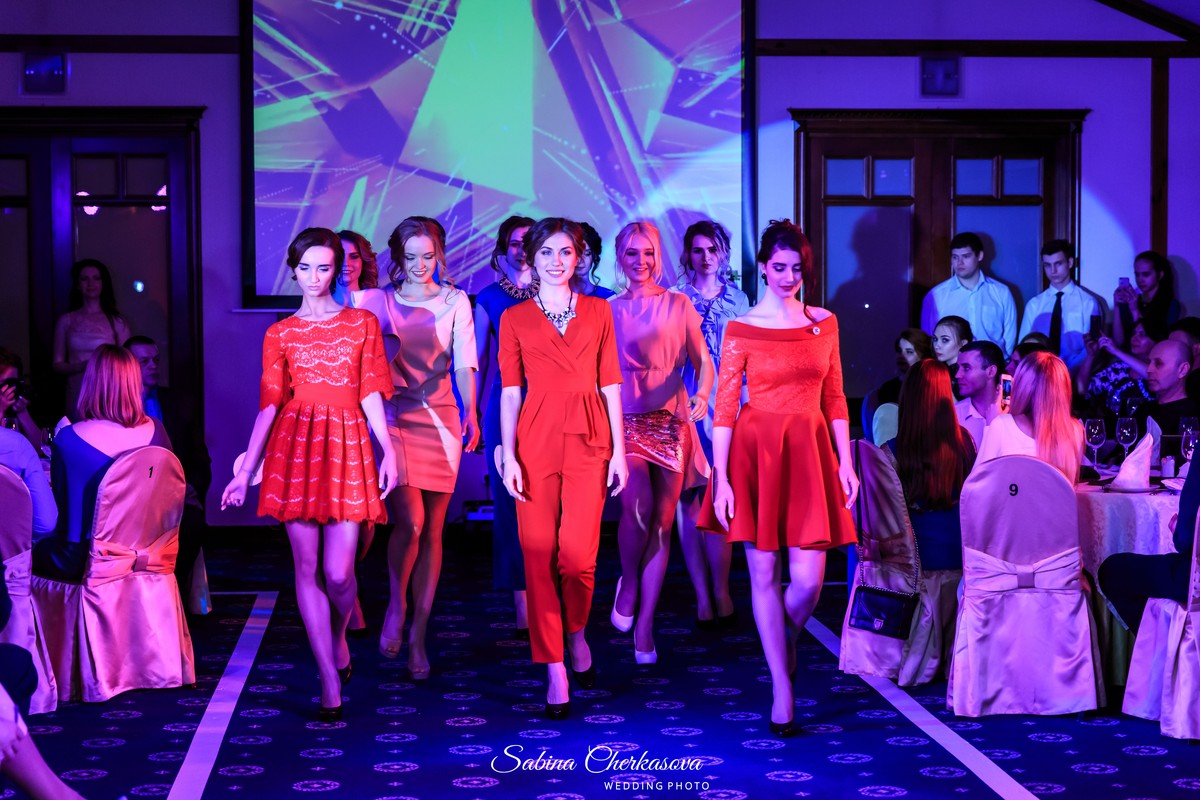 17 октября 2018 года исполнился 21 год модельному агентству “Жанна”. Накануне этого праздника мы пообщались с Жанной Згребновой, основательницей, руководительницей и вдохновительницей агентства