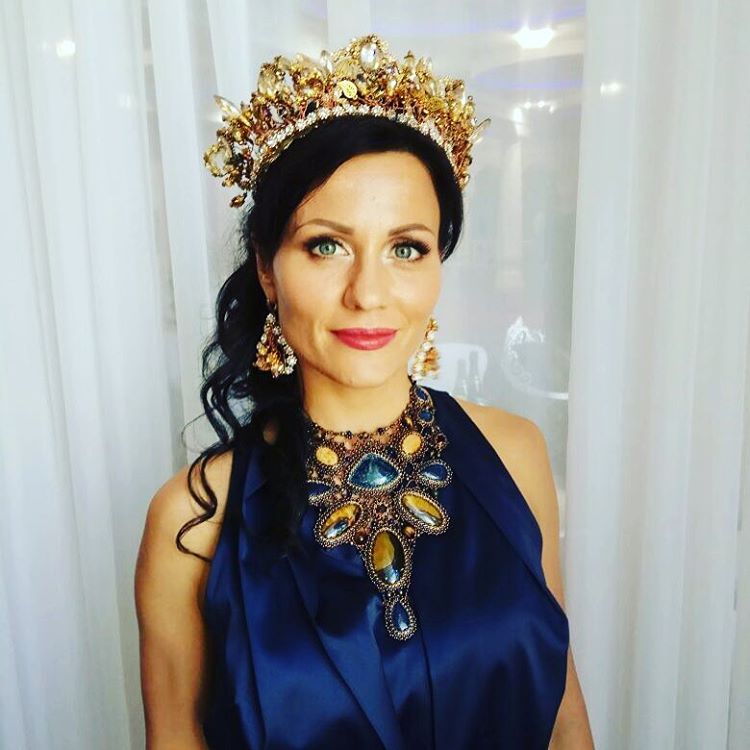 Благородное собрание: владимирская королева, португальский граф и принцесса Индонезии