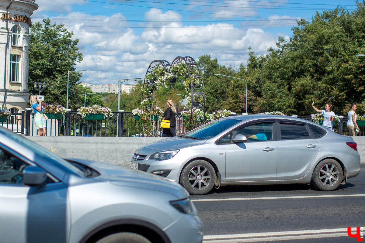 Арки для влюбленных в центре Владимира