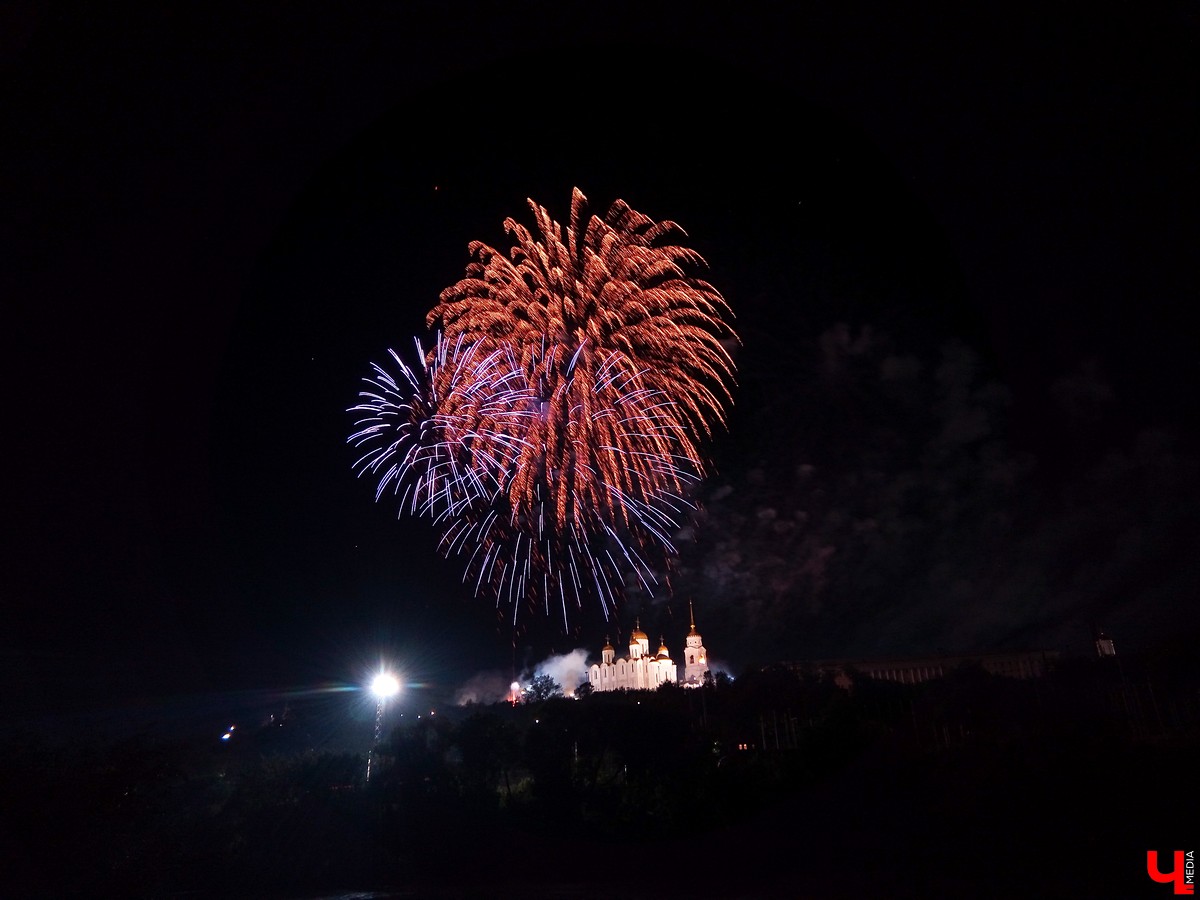 25 августа во Владимире праздновали День города. Какими увидели торжества люди? Мы собрали самые интересные, на наш взгляд, фотографии из Инстаграм