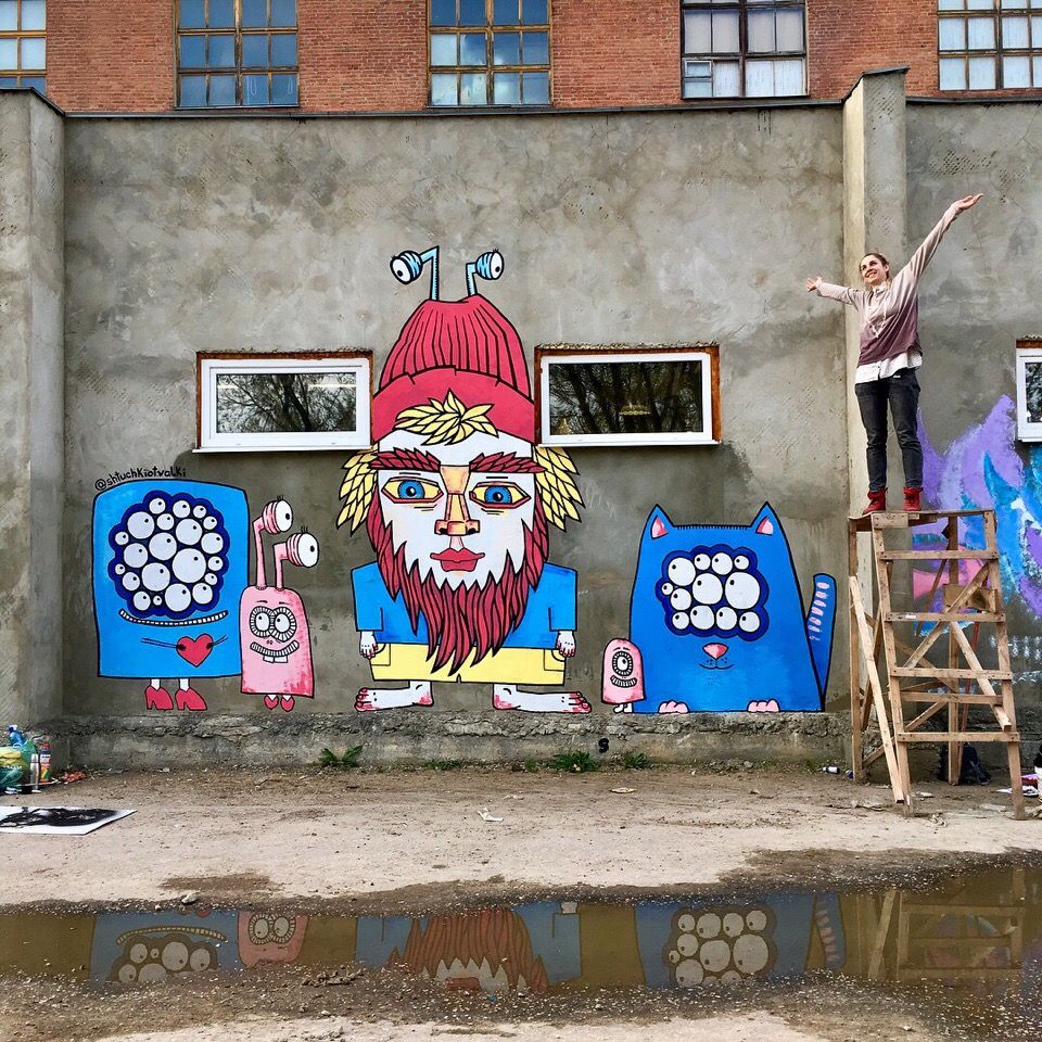 Журналист Валентина Ивакина рассказывает о своем хобби - рисовании. В 2018 году на втором «Арт-Субъекте» она рисовала картину 12 часов